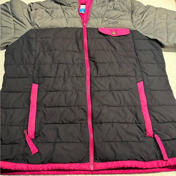Columbia Women’s Lightweight Puffer Jacket in Gray and Pink - Picture 5 of 12